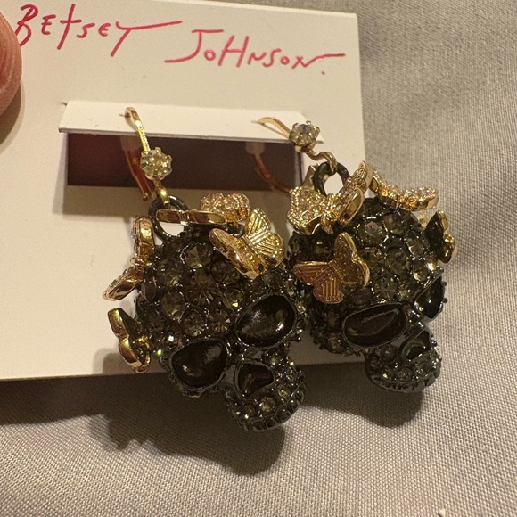Betsey Johnson Gunmetal Skull Butterfly Halloween Drop Earrings, NEW WITH TAGS - Picture 1 of 3